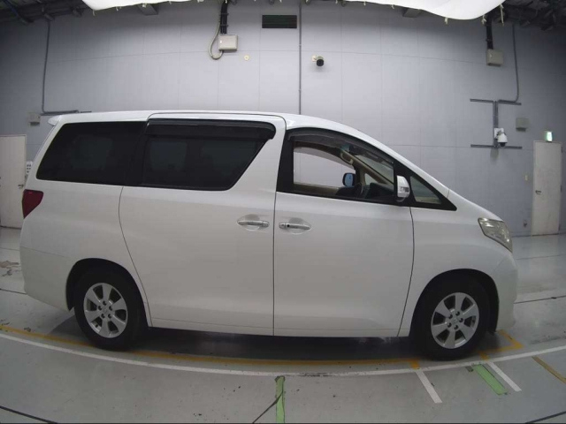 TOYOTA ALPHARD 2010