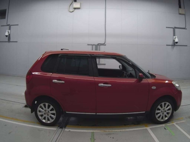 MAZDA VERISA 2010