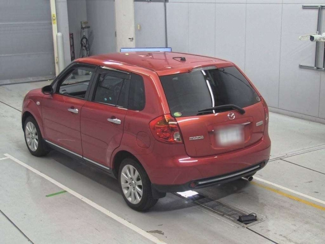 MAZDA VERISA 2010