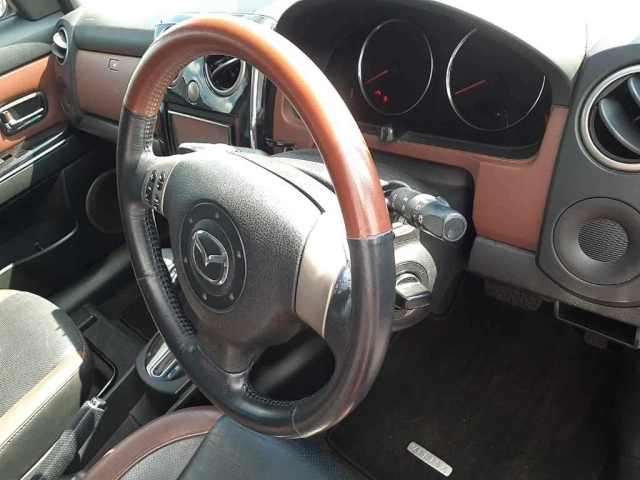 MAZDA VERISA 2010