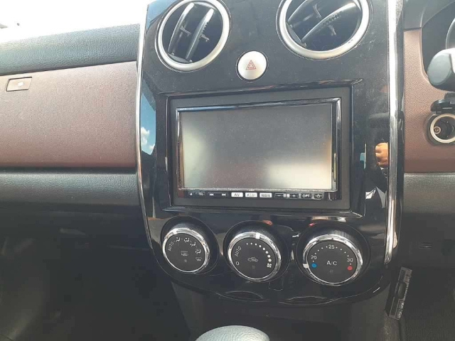 MAZDA VERISA 2010