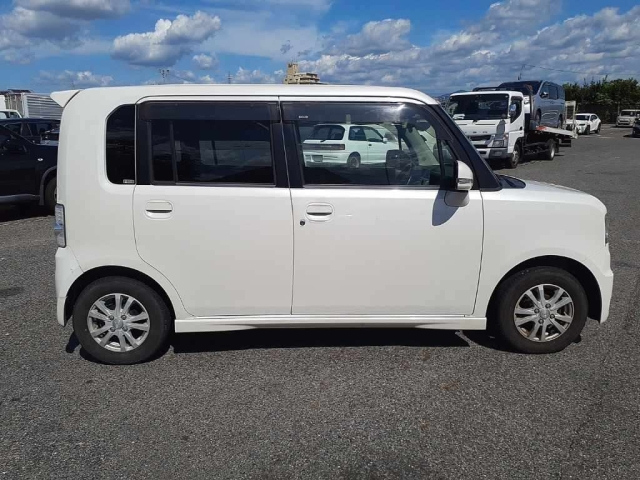 DAIHATSU MOVE CONTE 2009