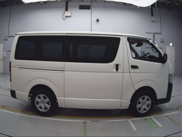 TOYOTA REGIUS ACE VAN 2018