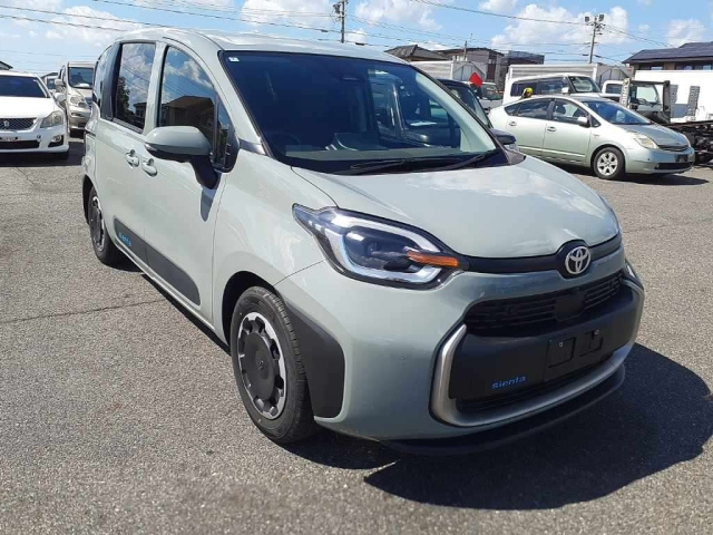 TOYOTA SIENTA 2024