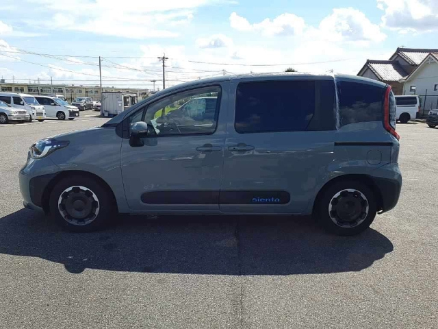 TOYOTA SIENTA 2024