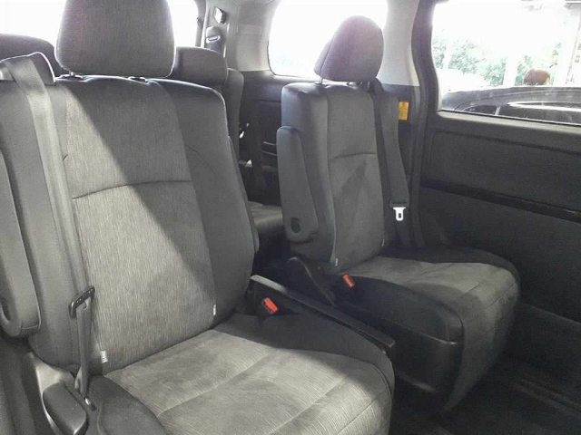 TOYOTA VELLFIRE 2013