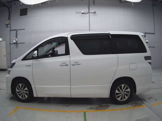 TOYOTA VELLFIRE 2013