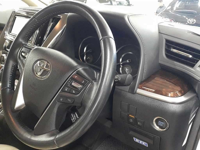 TOYOTA VELLFIRE 2018