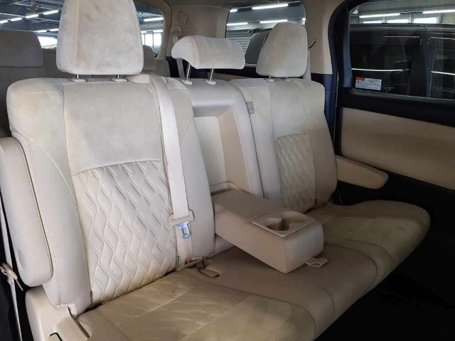TOYOTA VELLFIRE 2019