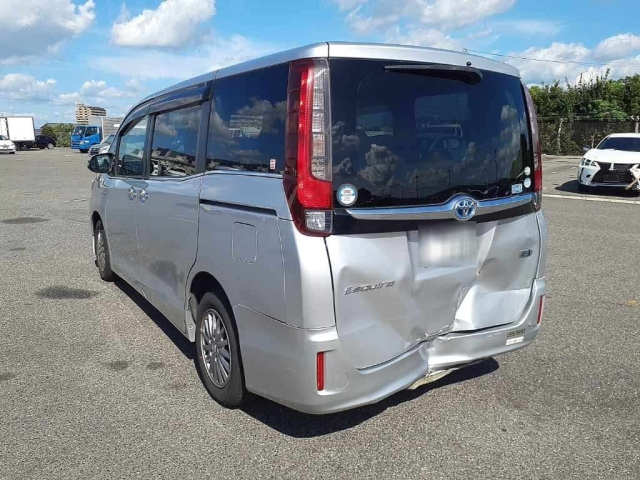 TOYOTA ESQUIRE 2015