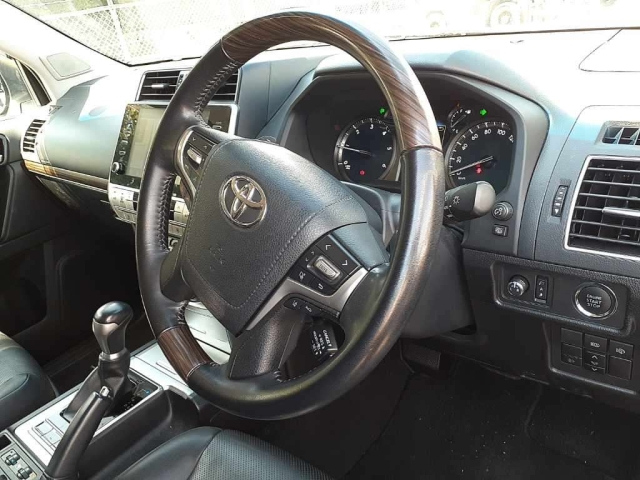 TOYOTA LAND CRUISER PRADO 2020