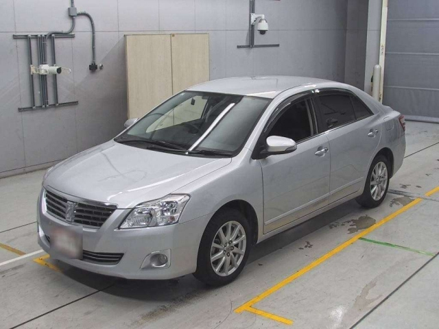 TOYOTA PREMIO 2013
