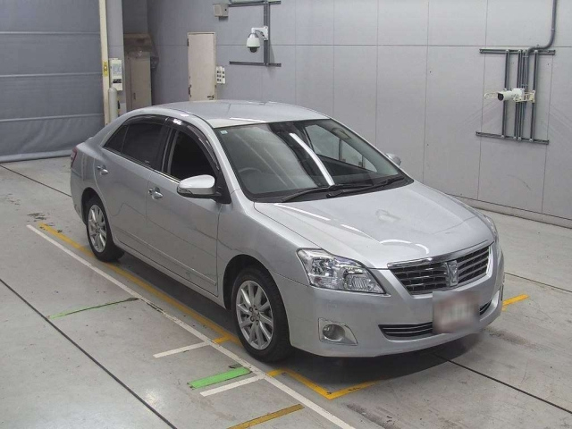TOYOTA PREMIO 2013