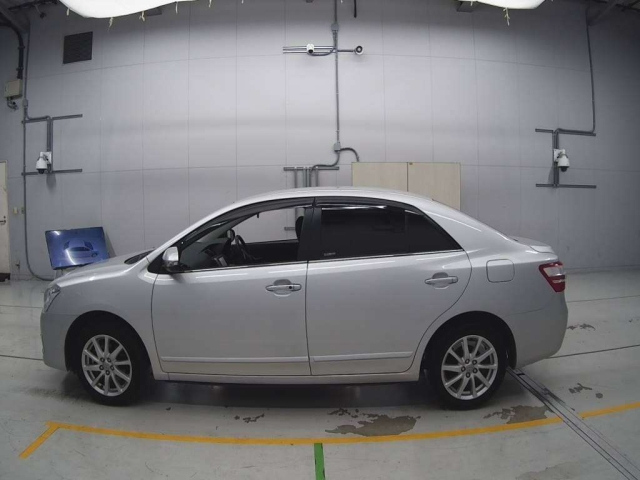 TOYOTA PREMIO 2013