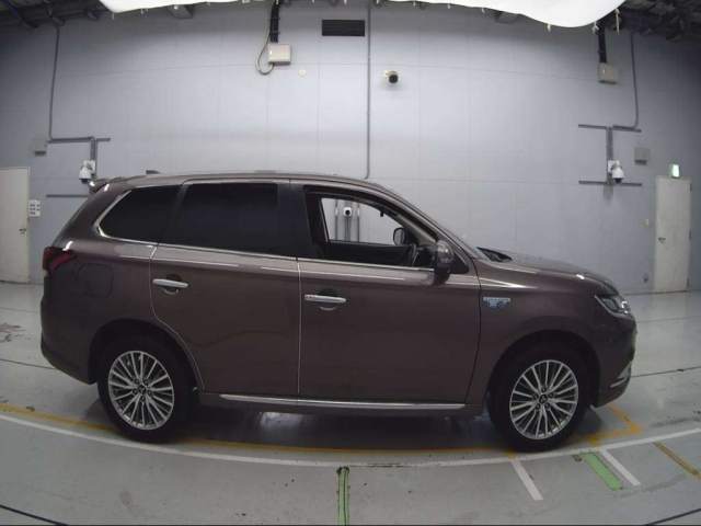 MITSUBISHI OUTLANDER PHEV 2020