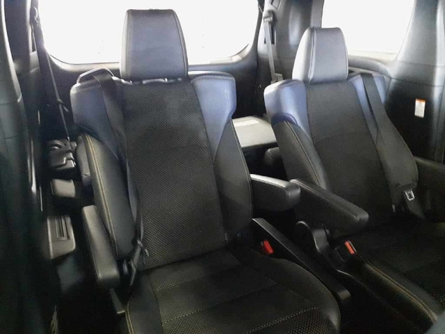 TOYOTA VELLFIRE 2017