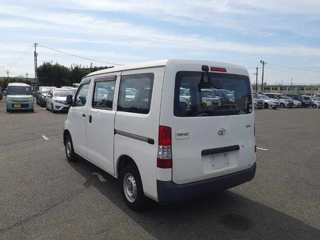 TOYOTA TOWN ACE VAN 2017