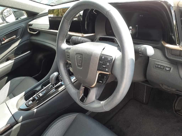 TOYOTA CROWN SPORT 2025