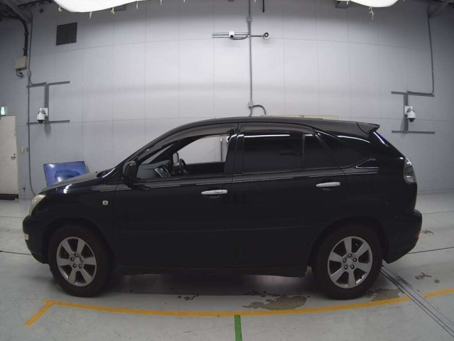 TOYOTA HARRIER 2010