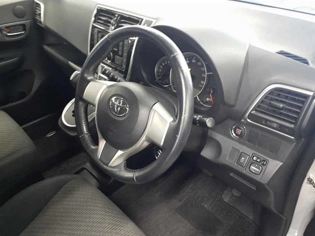 TOYOTA RACTIS 2016