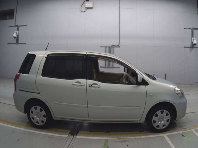 TOYOTA RAUM 2008