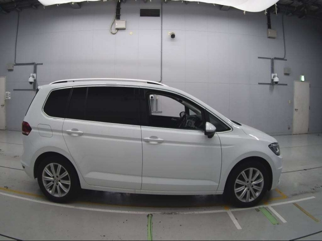 VOLKSWAGEN GOLF TOURAN 2016