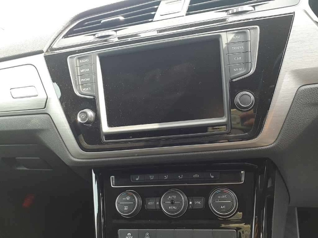 VOLKSWAGEN GOLF TOURAN 2016