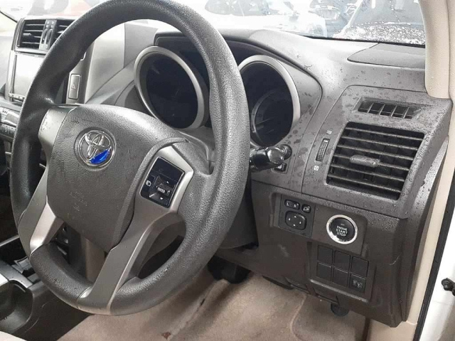 TOYOTA LAND CRUISER PRADO 2010