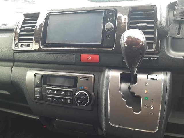 TOYOTA REGIUS ACE VAN 2018