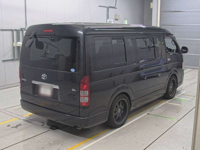 TOYOTA HIACE 2011