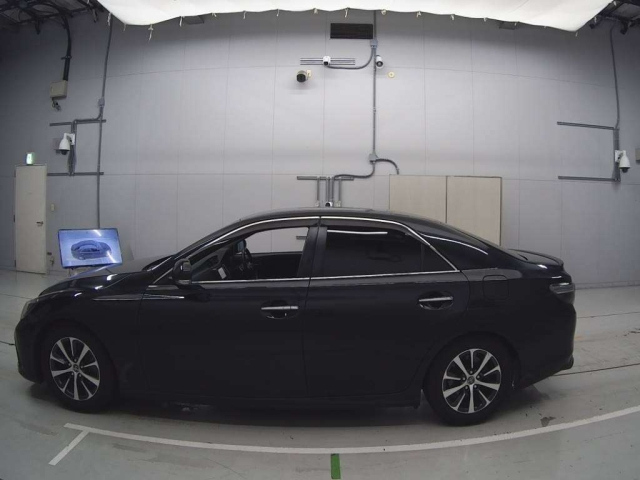 TOYOTA MARK X 2017