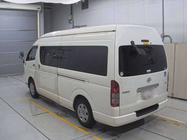TOYOTA HIACE 2011