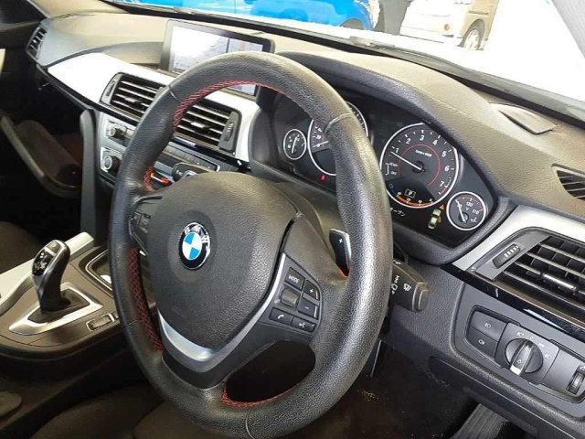 BMW 3 SERIES 2012