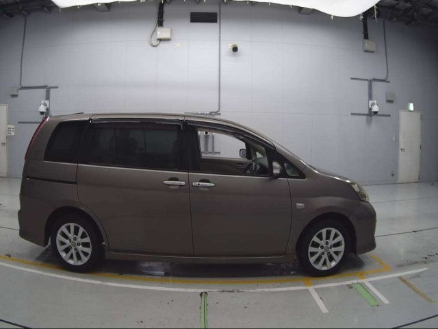 TOYOTA ISIS 2008