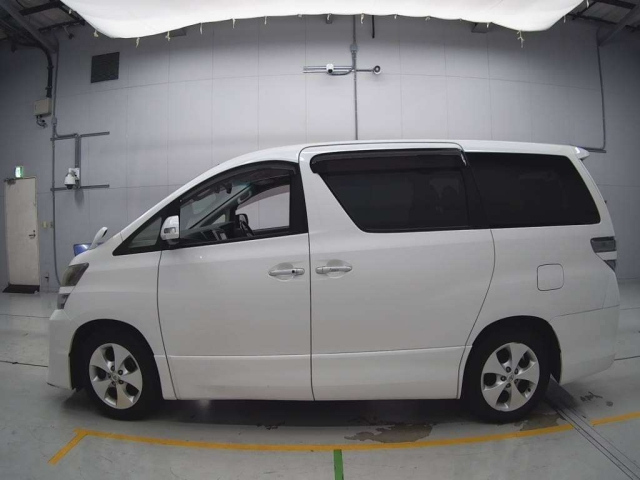 TOYOTA VELLFIRE 2013