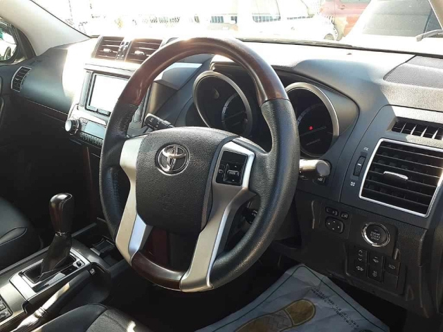 TOYOTA LAND CRUISER PRADO 2015