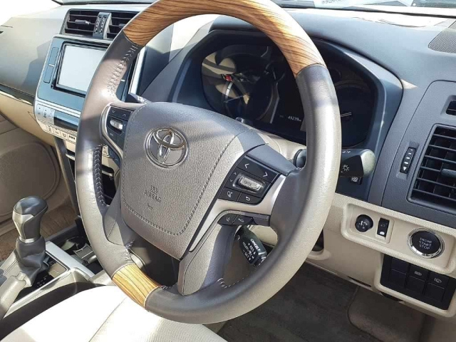 TOYOTA LAND CRUISER PRADO 2018