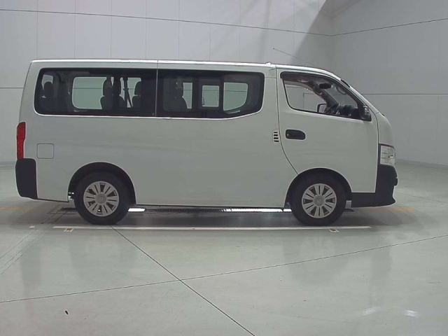 NISSAN CARAVAN 2020