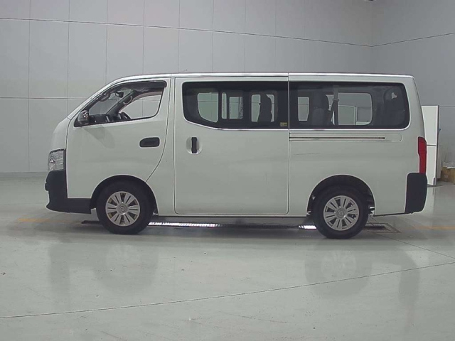 NISSAN CARAVAN 2020