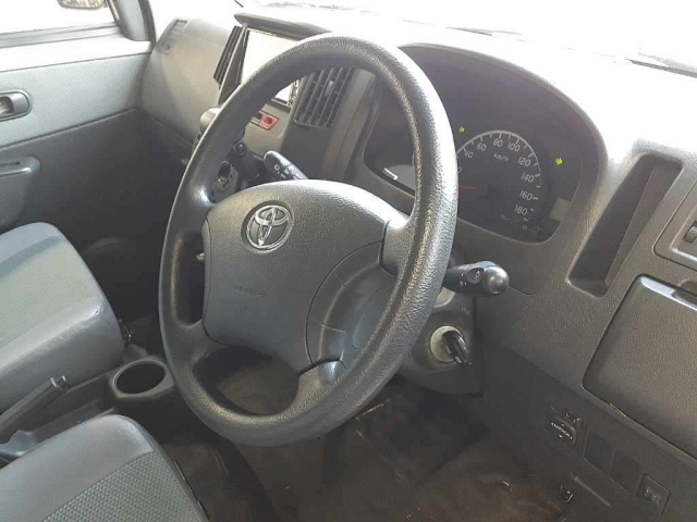 TOYOTA TOWN ACE VAN 2017