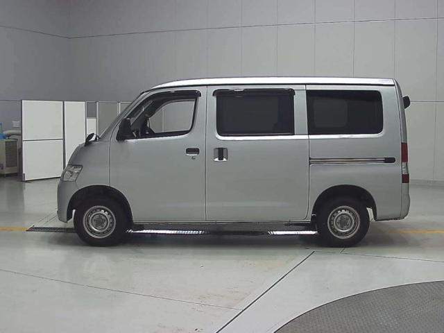 TOYOTA TOWN ACE VAN 2017