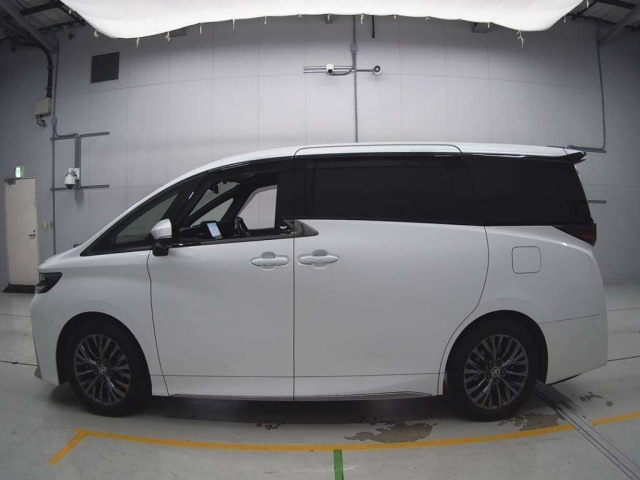TOYOTA VELLFIRE 2023