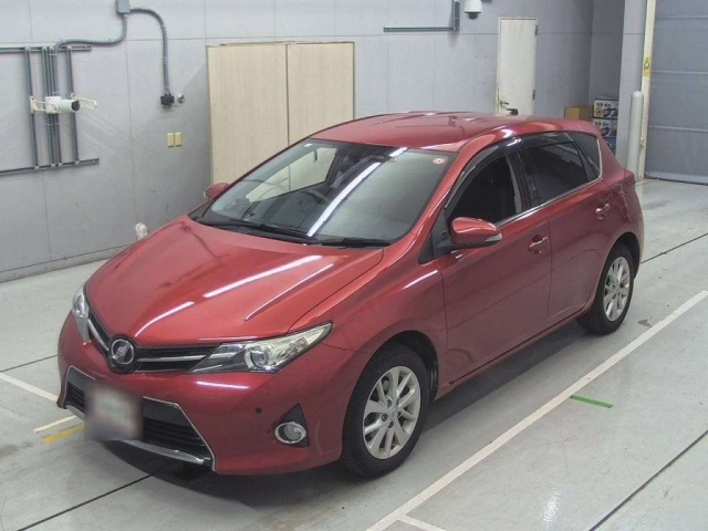 TOYOTA AURIS 2012