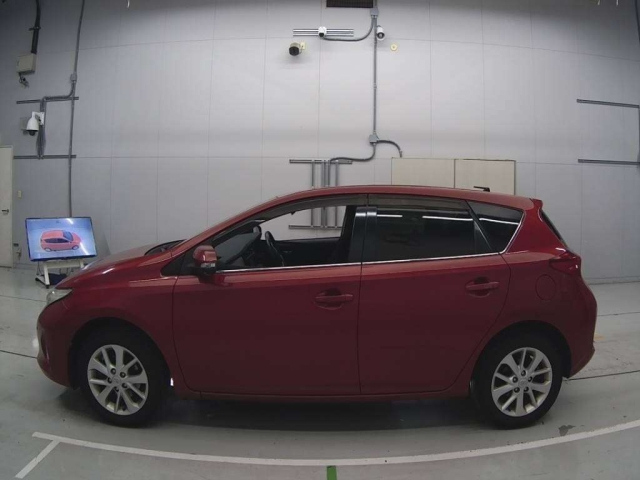 TOYOTA AURIS 2012