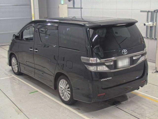 TOYOTA VELLFIRE 2013