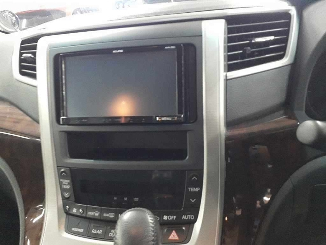 TOYOTA VELLFIRE 2013