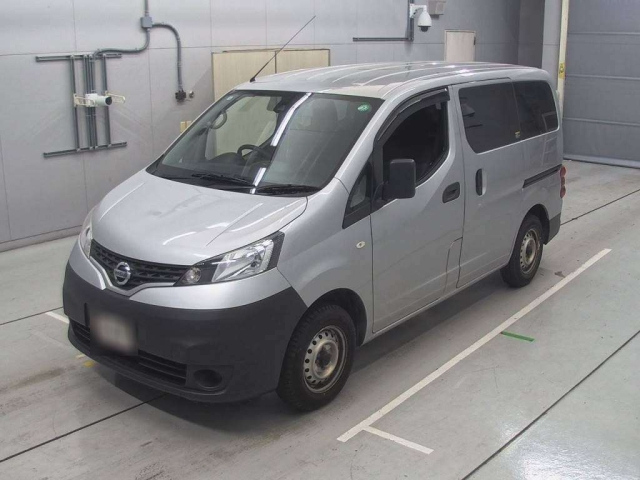 NISSAN NV200 2020