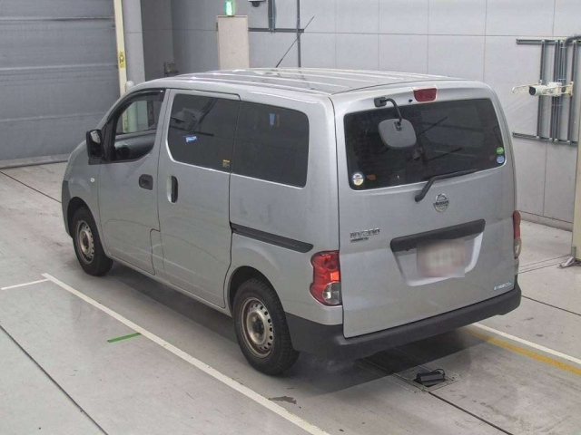 NISSAN NV200 2020