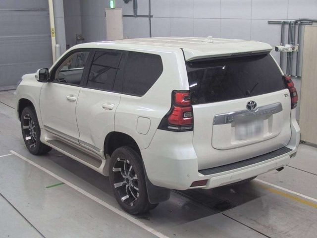TOYOTA LAND CRUISER PRADO 2018
