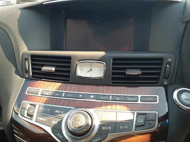 NISSAN FUGA 2013